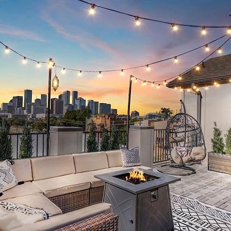 Luxury Downtown Home W Rooftop Deck In The Skyline Houston Bagian luar foto